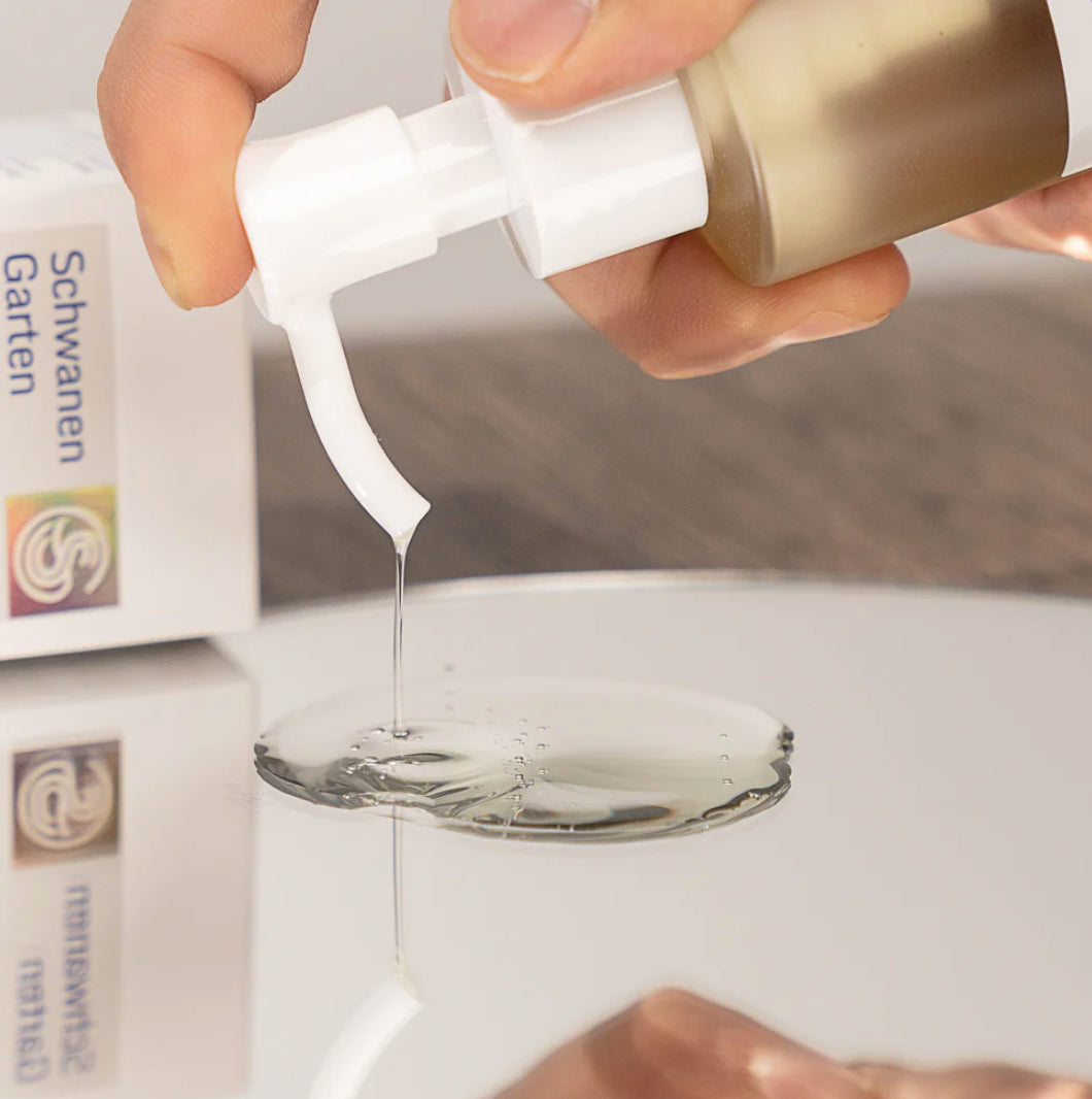 Huile nettoyante antioxydante Schwanen Garten texture soyeuse pour double nettoyage et protection cutanée